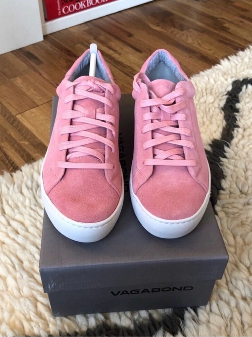 NWT Vagabond Zoe Pink Suede Lace Up Sneakers Minimalist White Sole Size US 8 - Picture 3 of 6